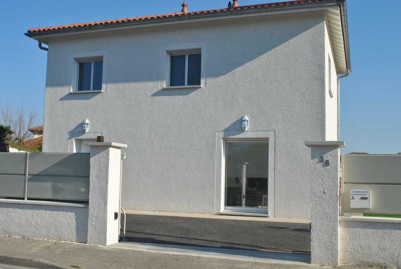La Marina Villa Chassieu Bagian luar foto